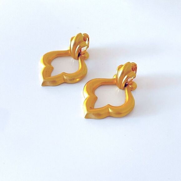 Vintage Matte Gold Door Knocker Earrings - Picture 2 of 5